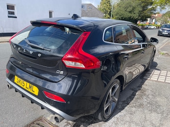 Used Volvo V40 2015 for sale - 78199453: Photo