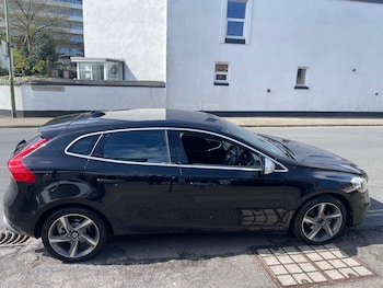 Used Volvo V40 2015 for sale - 78199453: Photo