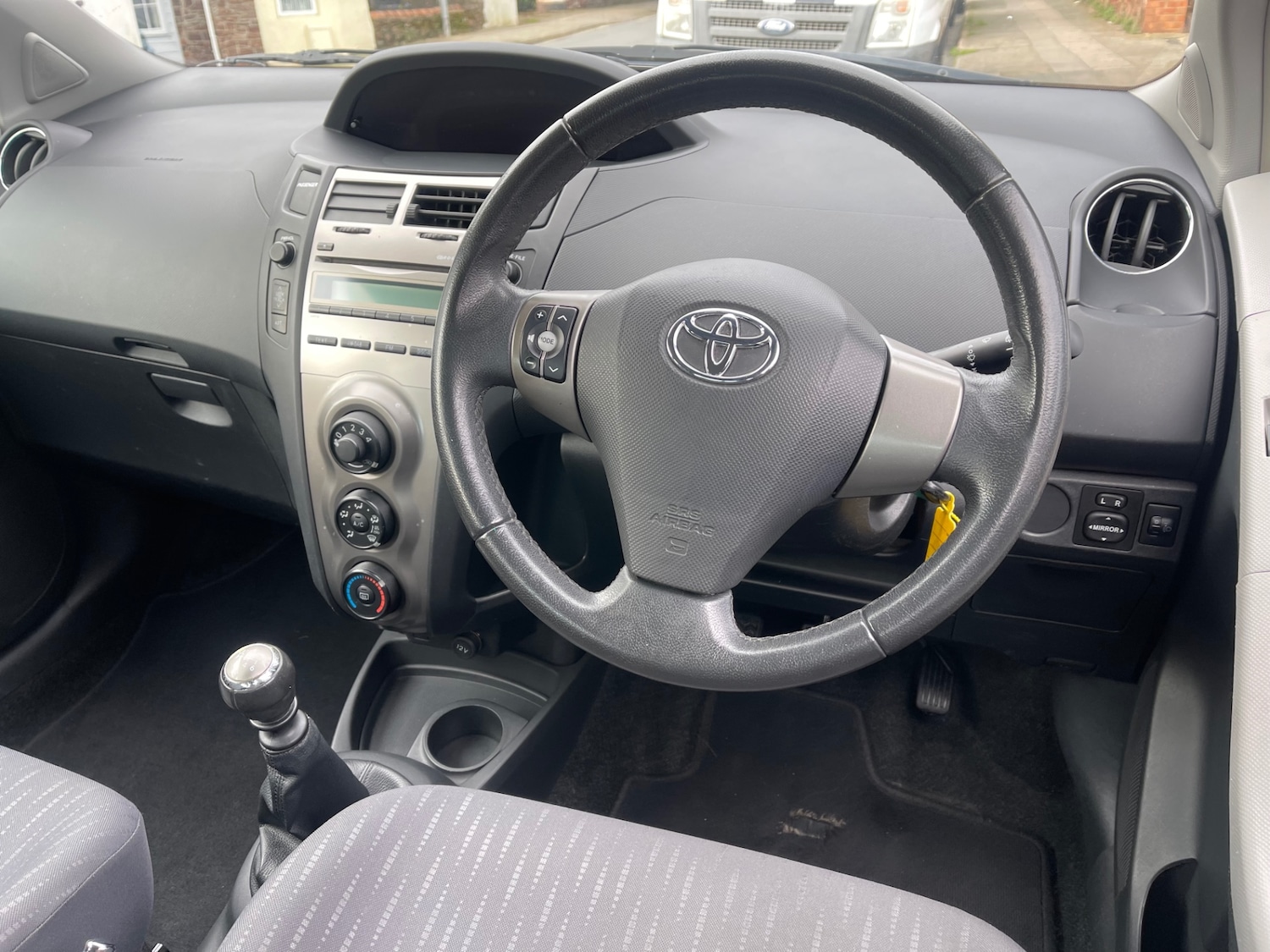 Used Toyota Yaris 2009 for sale - 76796761: Photo 27