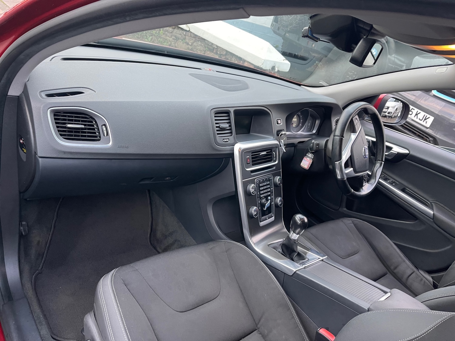 Used Volvo V60 2013 for sale - 77258819: Photo 12