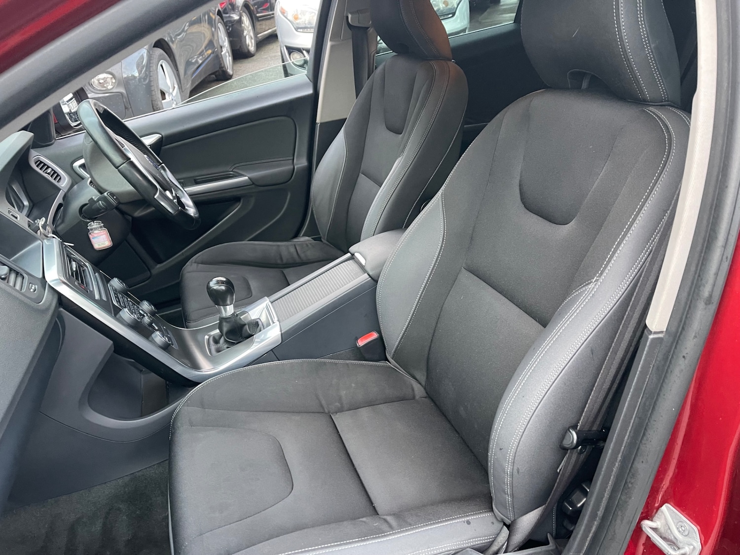 Used Volvo V60 2013 for sale - 77258819: Photo 13