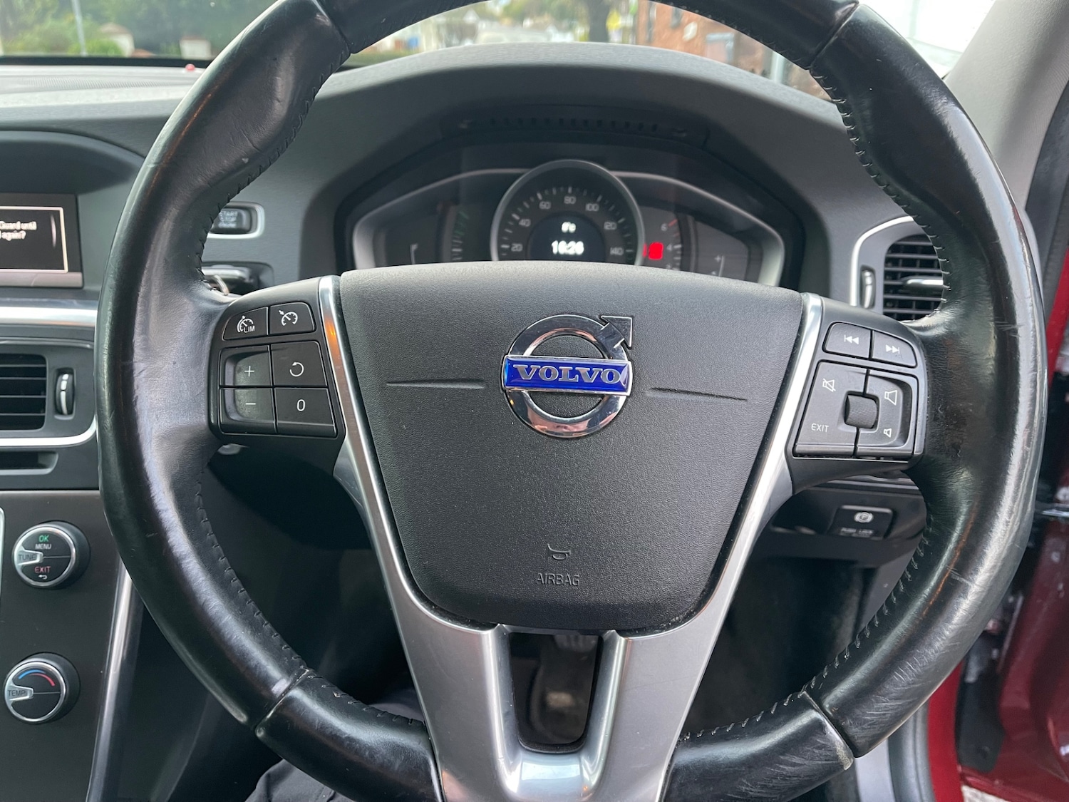 Used Volvo V60 2013 for sale - 77258819: Photo 14