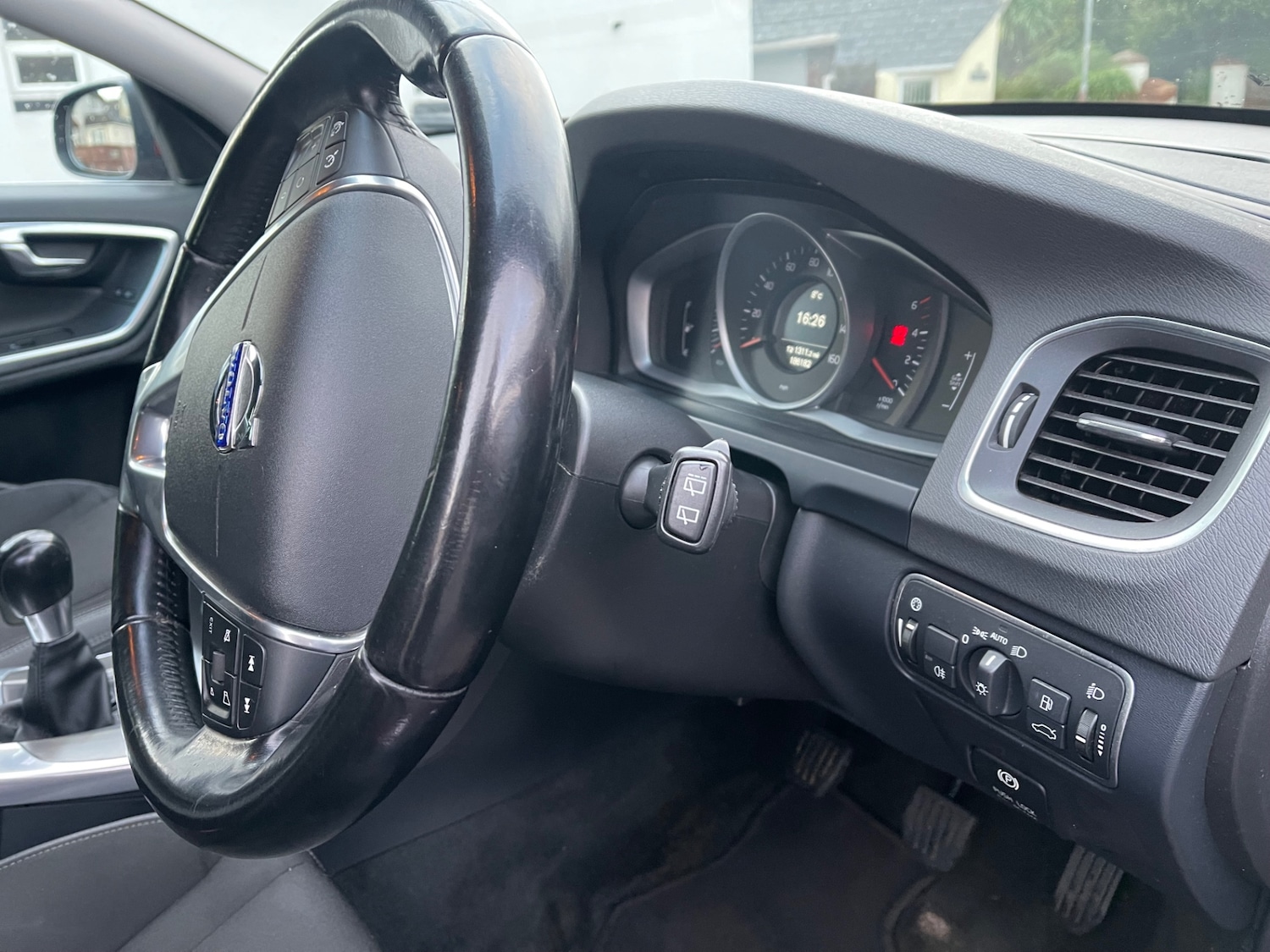 Used Volvo V60 2013 for sale - 77258819: Photo 15