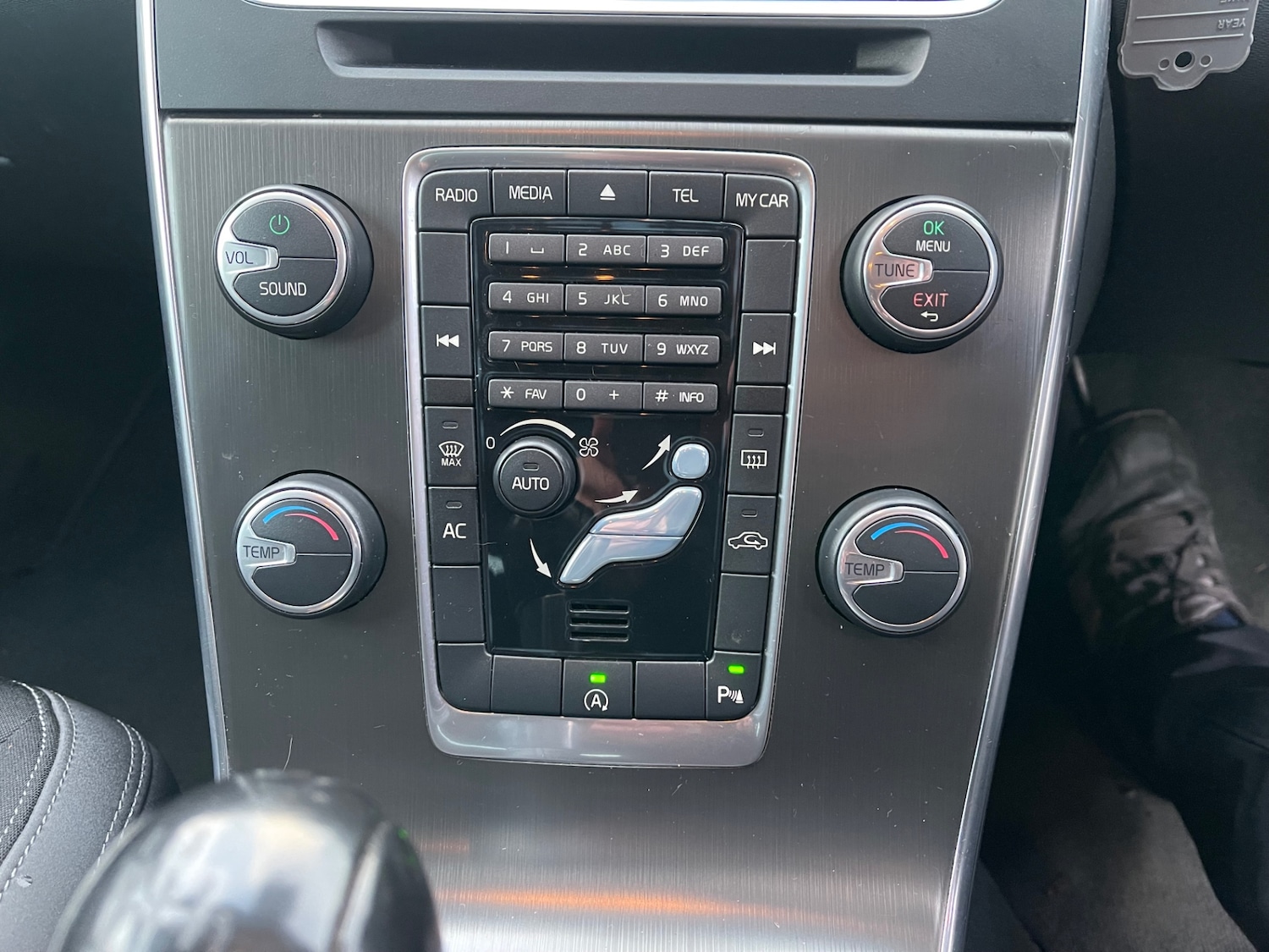 Used Volvo V60 2013 for sale - 77258819: Photo 18