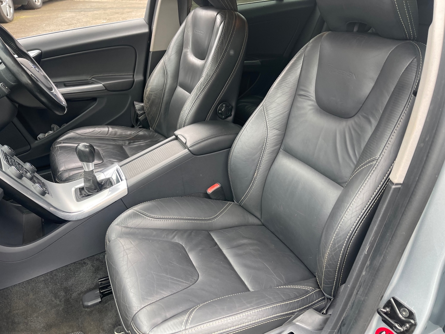 Used Volvo V60 2012 for sale - 77888960: Photo 14