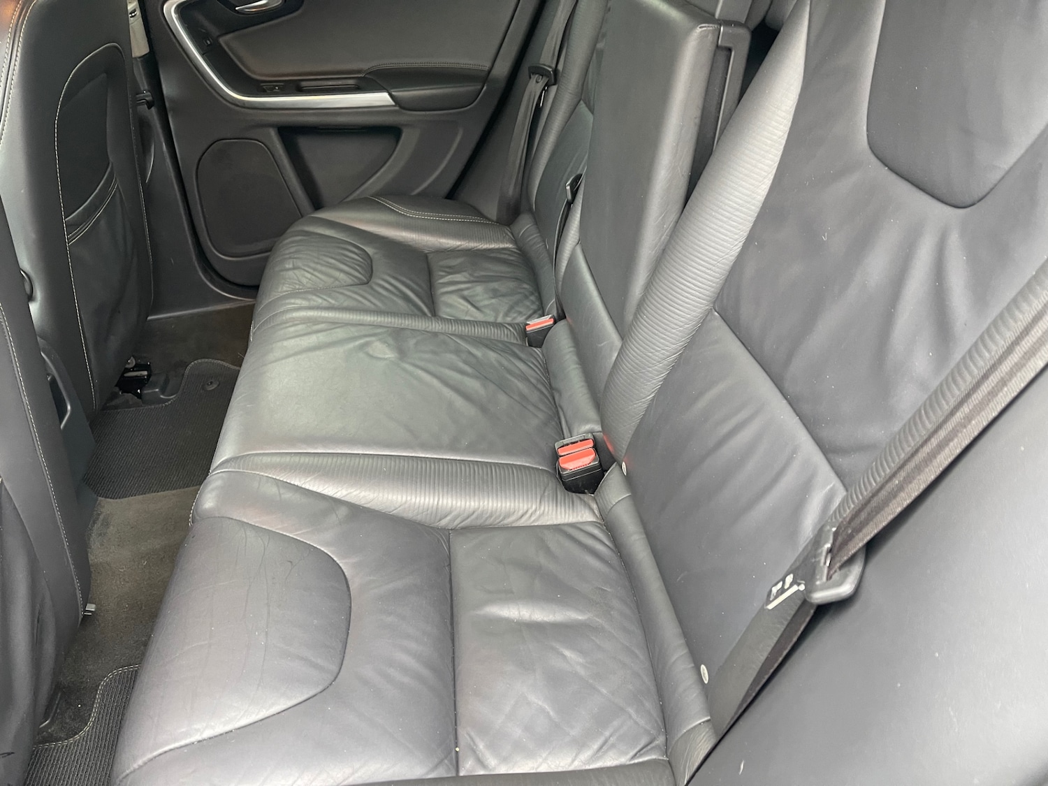 Used Volvo V60 2012 for sale - 77888960: Photo 15