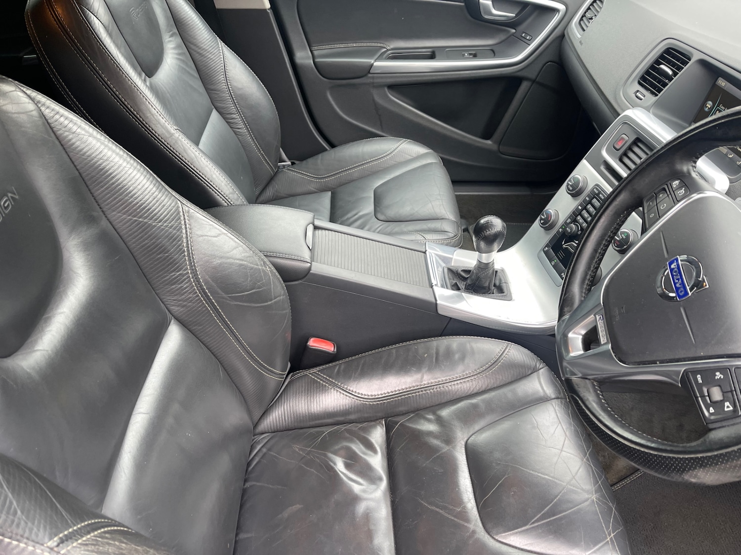 Used Volvo V60 2012 for sale - 77888960: Photo 8