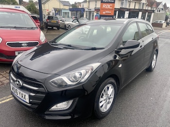 2016 (16) - 1.6 CRDi Blue Drive SE 5dr