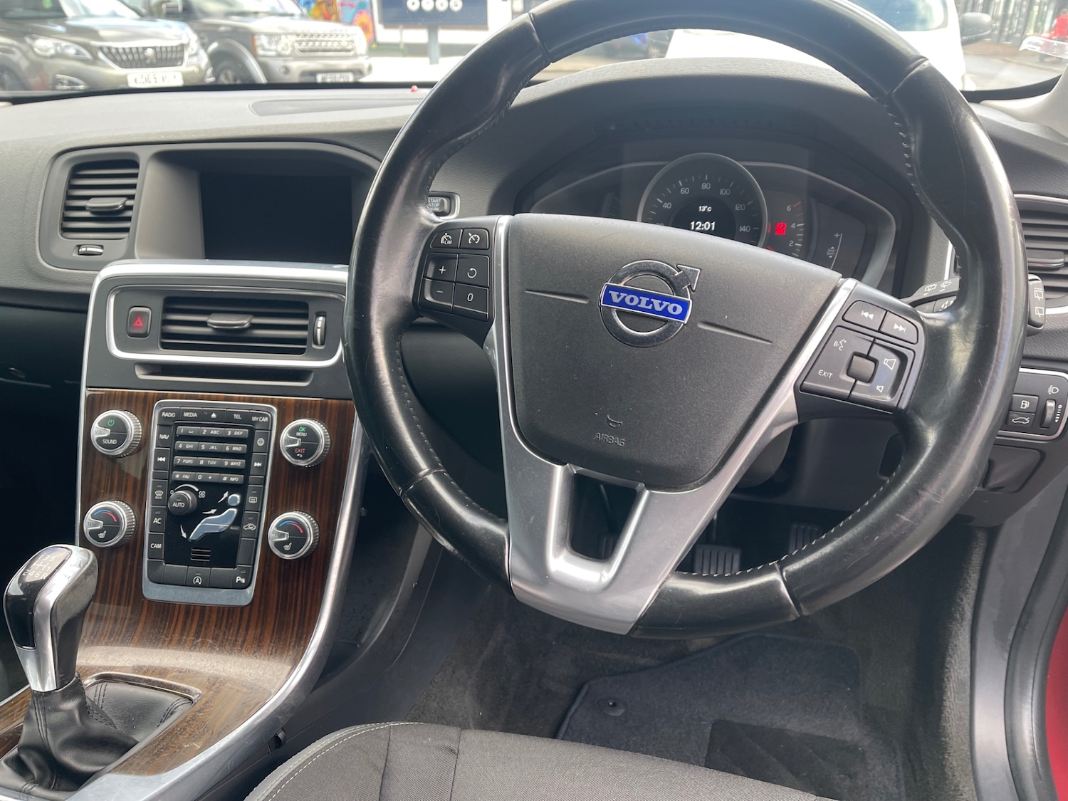 Used Volvo V60 2015 for sale - 76682689: Photo 19