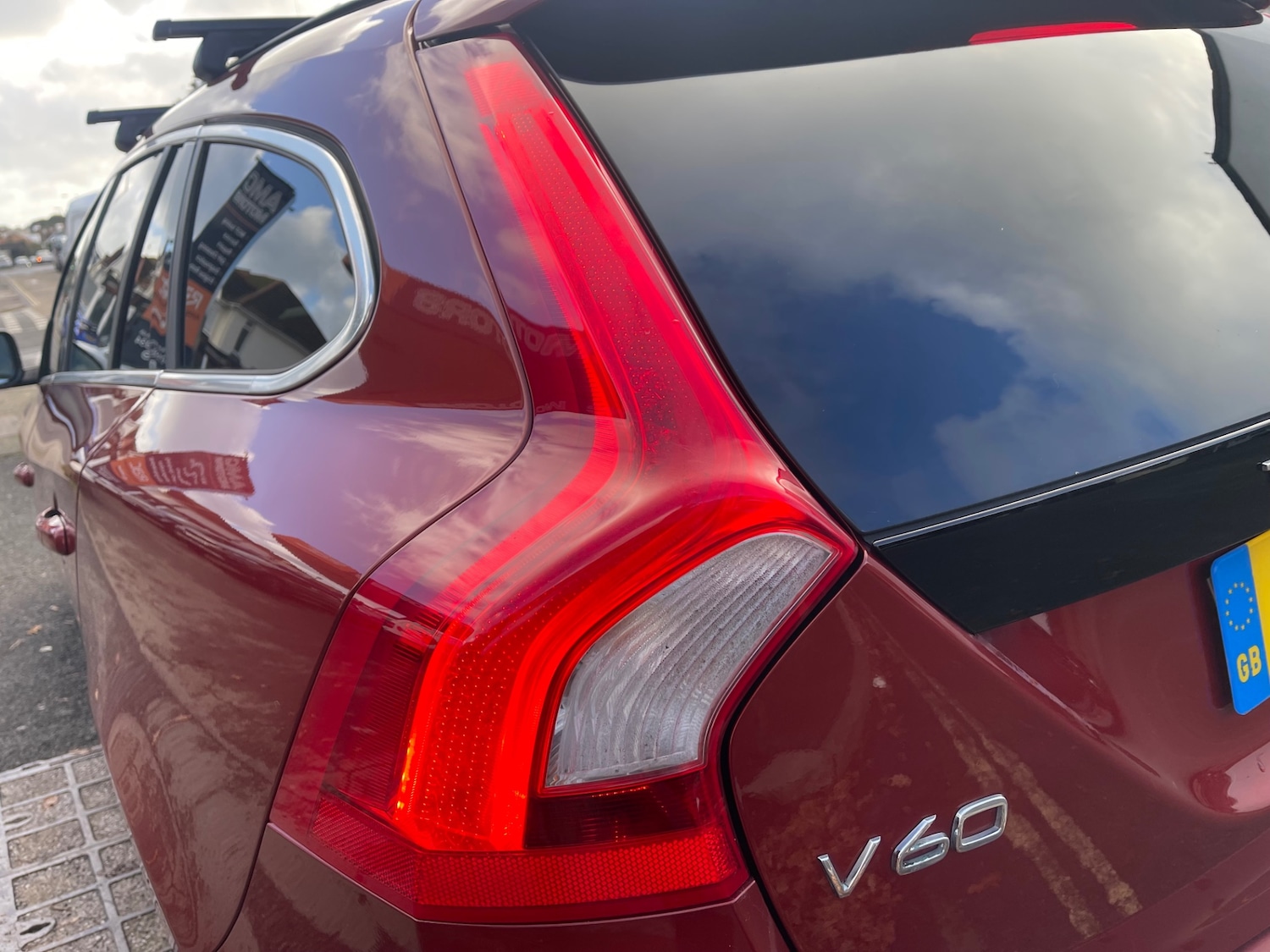 Used Volvo V60 2015 for sale - 76682689: Photo 29
