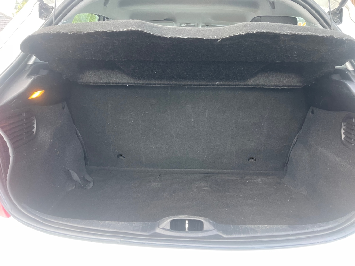 Used Peugeot 208 2014 for sale - 77557268: Photo 11