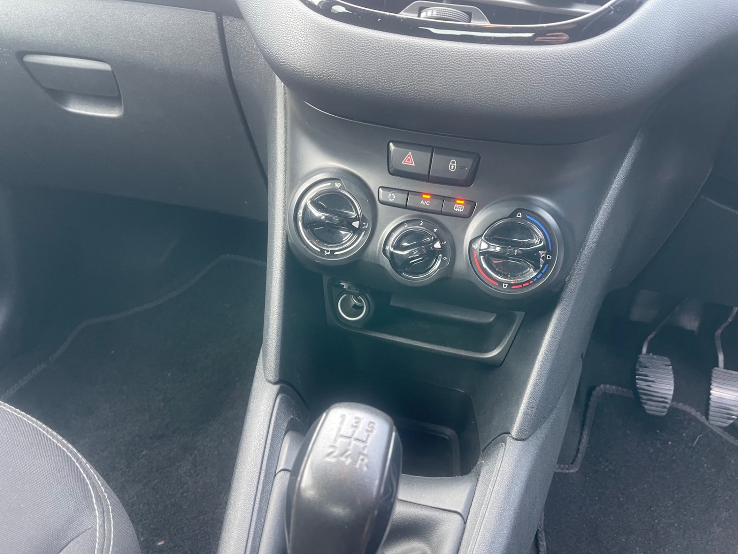 Used Peugeot 208 2014 for sale - 77557268: Photo 13