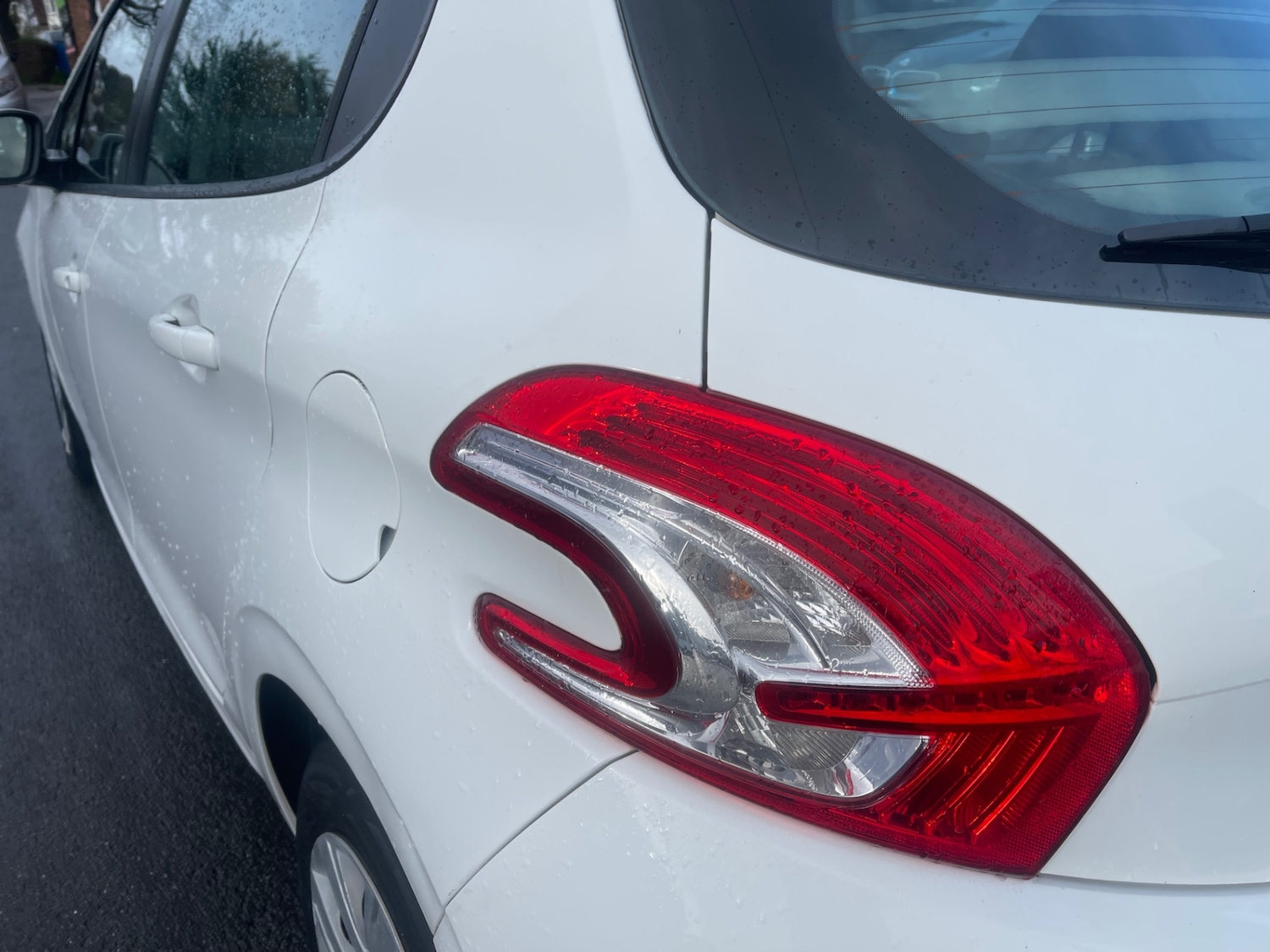 Used Peugeot 208 2014 for sale - 77557268: Photo 21