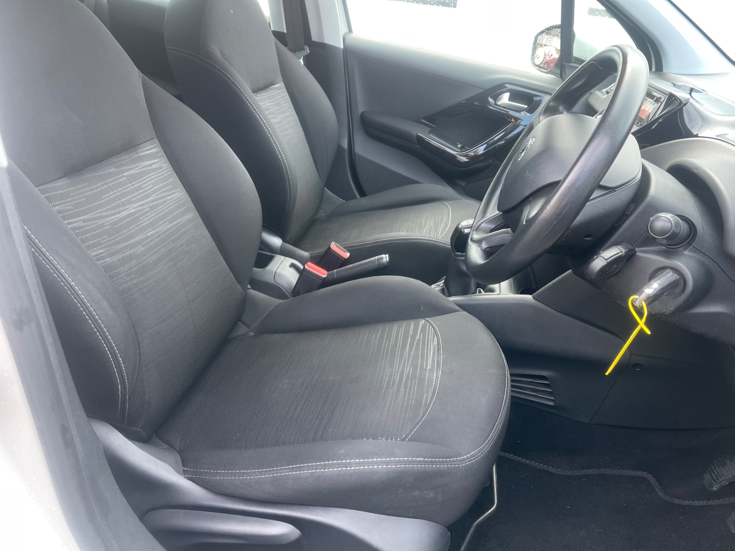 Used Peugeot 208 2014 for sale - 77557268: Photo 8