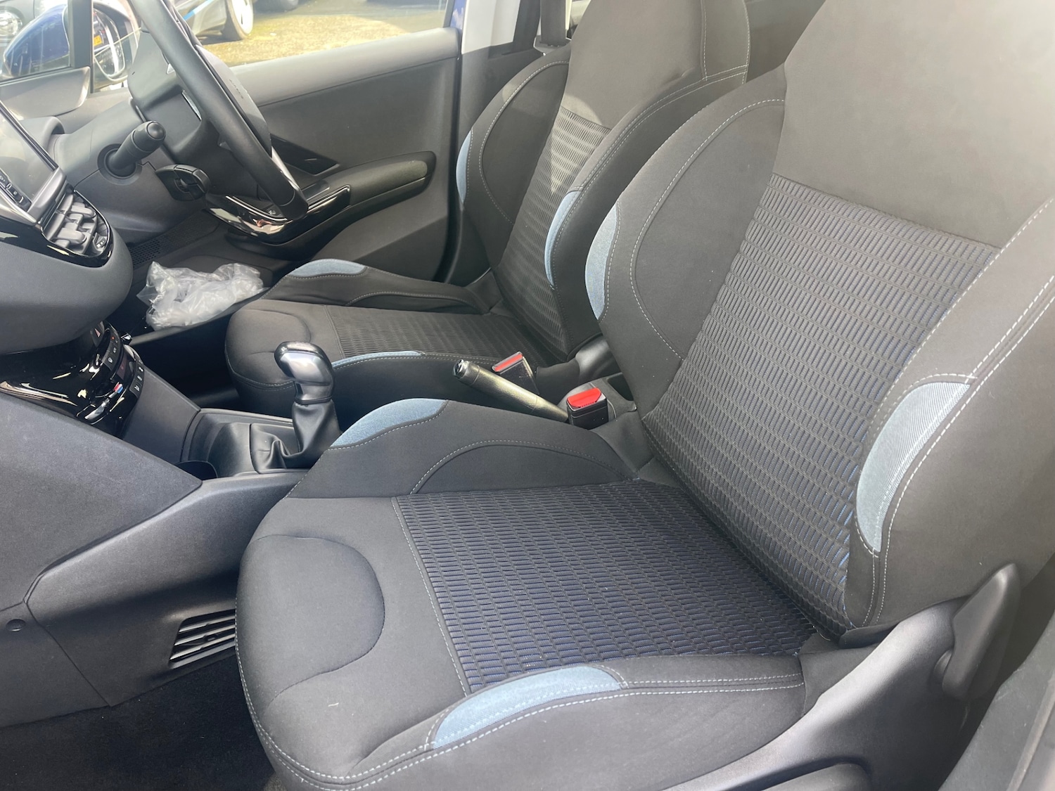 Used Peugeot 208 2014 for sale - 77791510: Photo 12