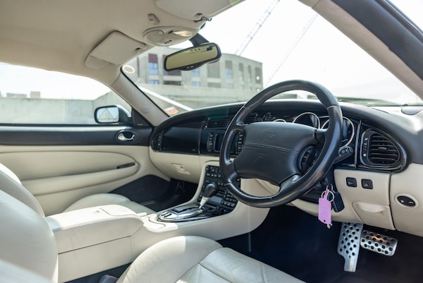 Used Jaguar XKR 2004 for sale - 74971780: Photo 11