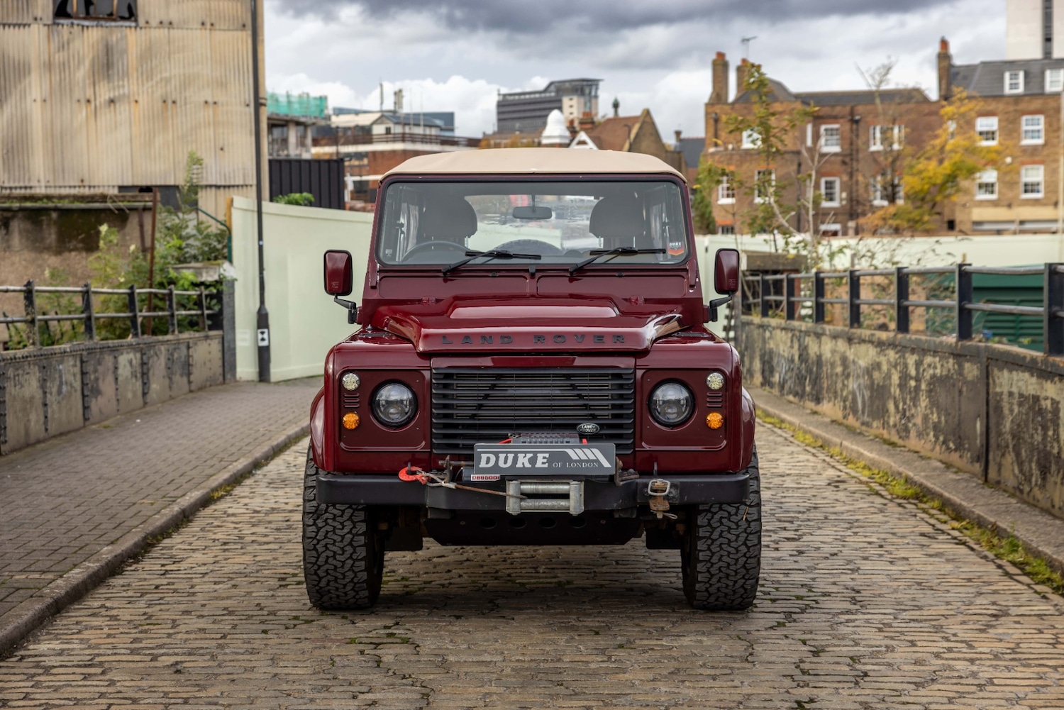 Used Land Rover Defender 2014 for sale - 76476893: Photo 2