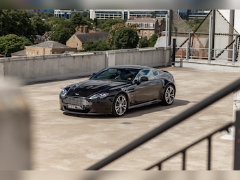 Used Aston Martin Vantage 2010 for sale - 75384742: Photo