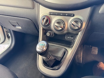 Used Hyundai i10 2011 for sale - 78476356: Photo