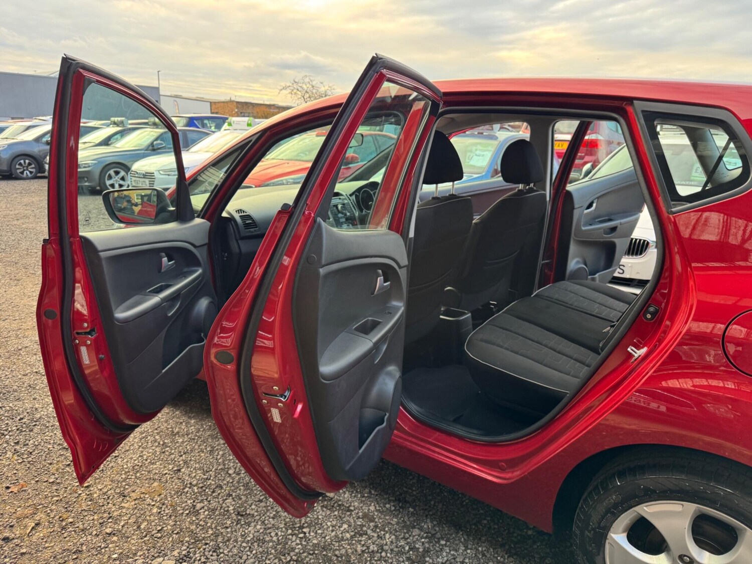 Used Kia Venga 2012 for sale - 78213341: Photo 11