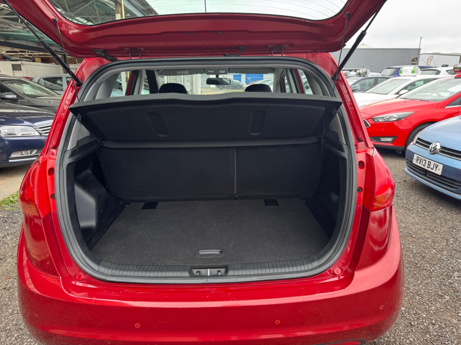 Used Kia Venga 2015 for sale - 78098368: Photo 11