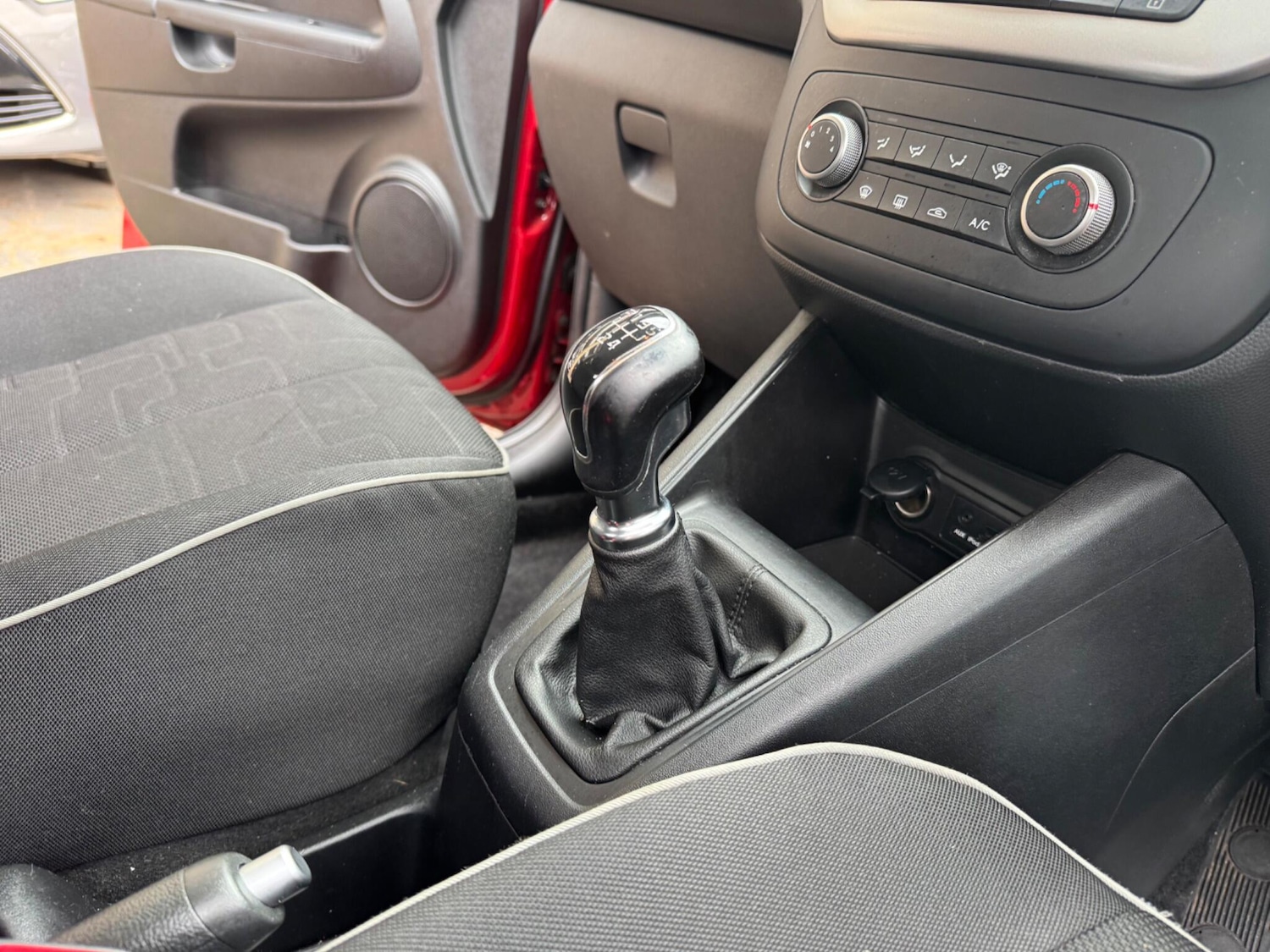 Used Kia Venga 2015 for sale - 78098368: Photo 21