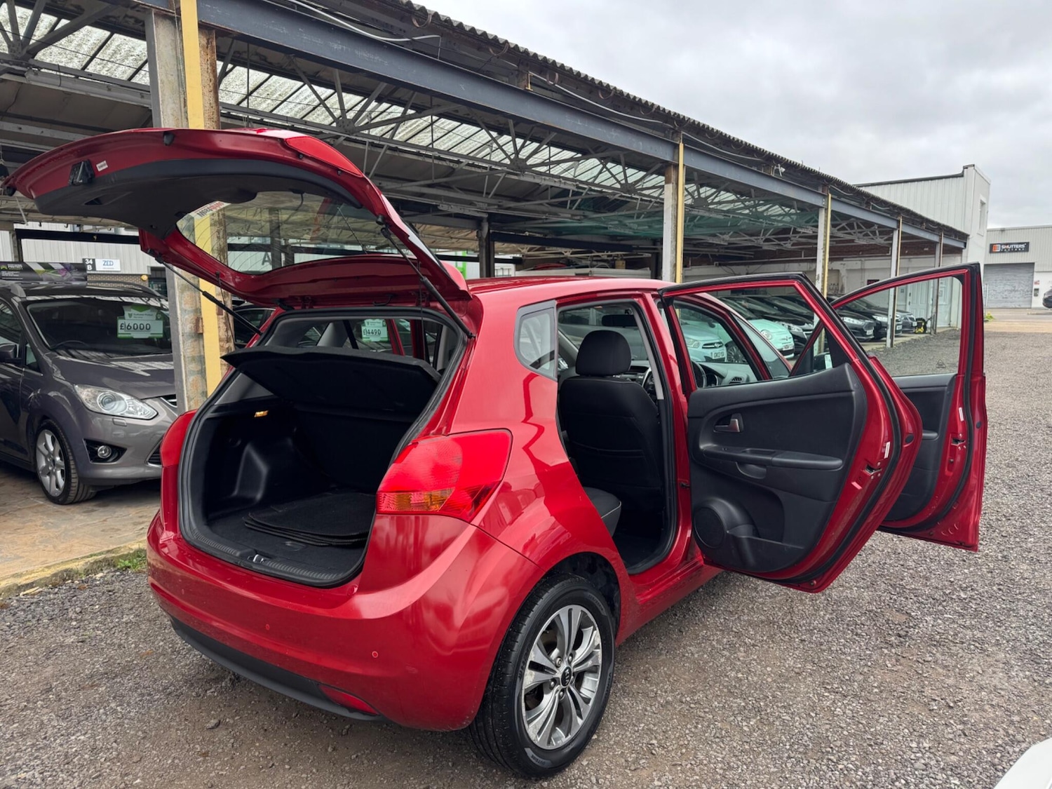 Used Kia Venga 2015 for sale - 78098368: Photo 33