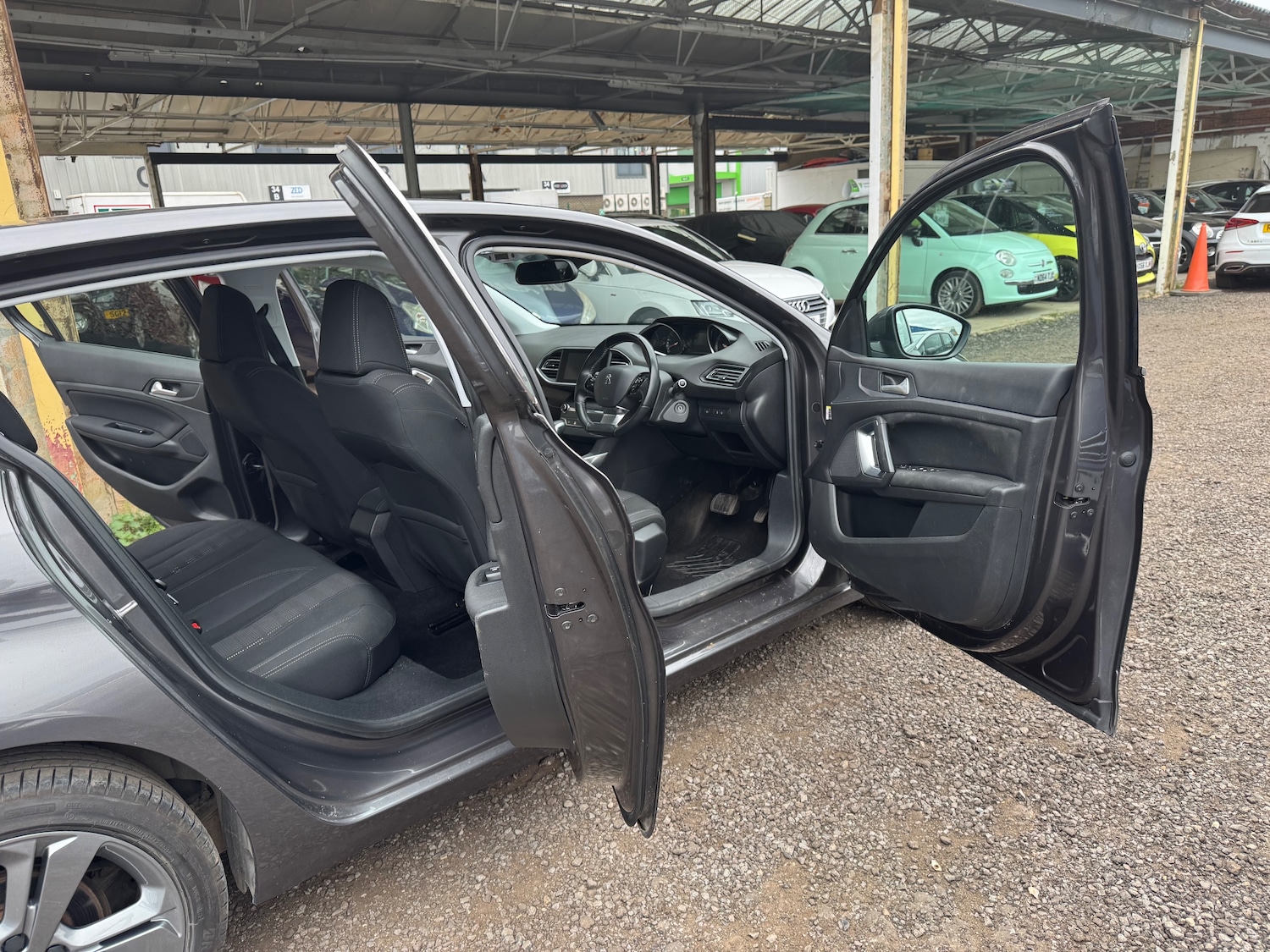 Used Peugeot 308 2017 for sale - 78182589: Photo 13