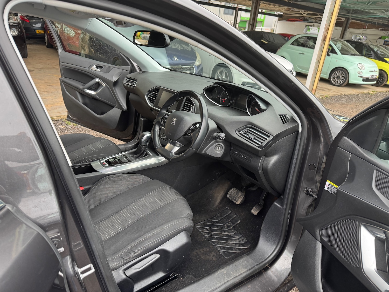 Used Peugeot 308 2017 for sale - 78182589: Photo 18