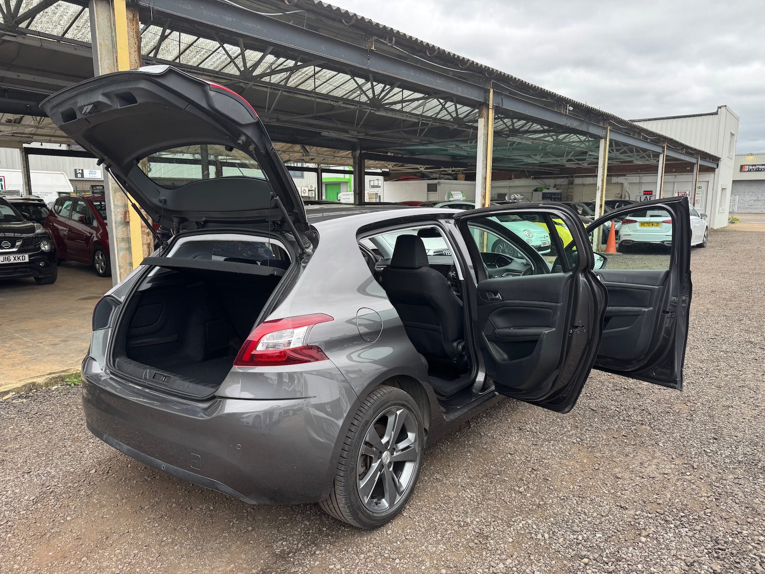 Used Peugeot 308 2017 for sale - 78182589: Photo 19