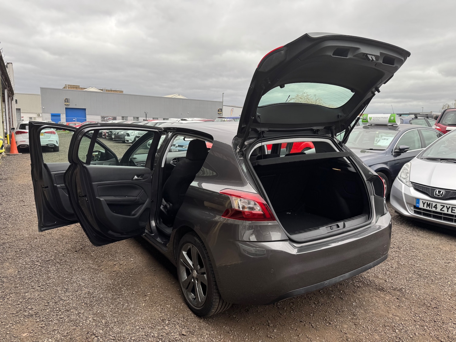 Used Peugeot 308 2017 for sale - 78182589: Photo 24