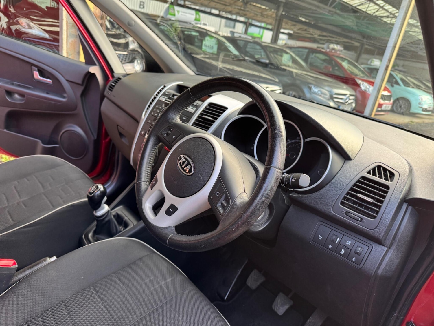 Used Kia Venga for sale - 78102419: Photo 28