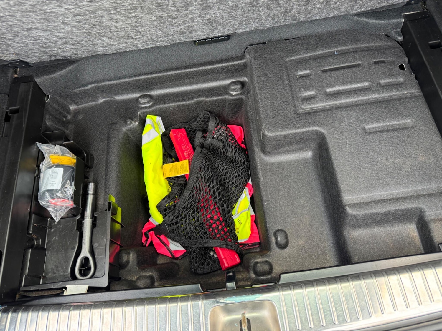 Used Mercedes-Benz C Class 2017 for sale - 78098395: Photo 27