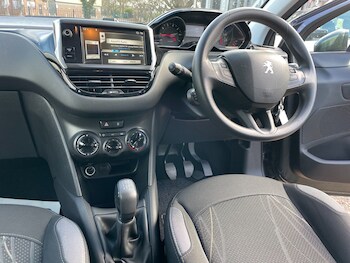 Used Peugeot 208 2013 for sale - 78654936: Photo