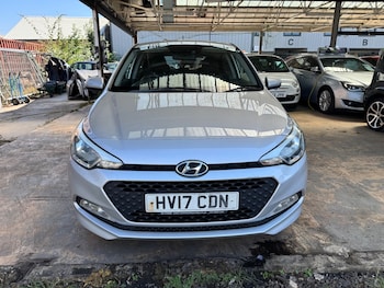 Used Hyundai i20 2017 for sale - 79187525: Photo