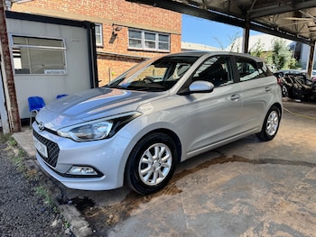 Used Hyundai i20 2017 for sale - 79187525: Photo