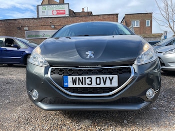 Used Peugeot 208 2013 for sale - 78576079: Photo