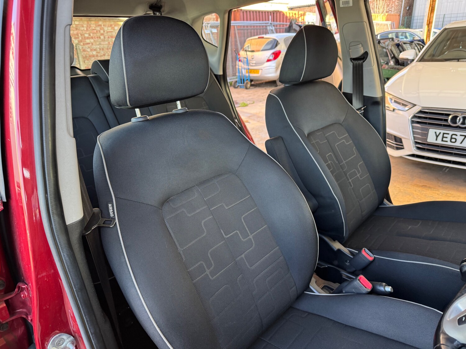 Used Kia Venga 2016 for sale - 78168303: Photo 32