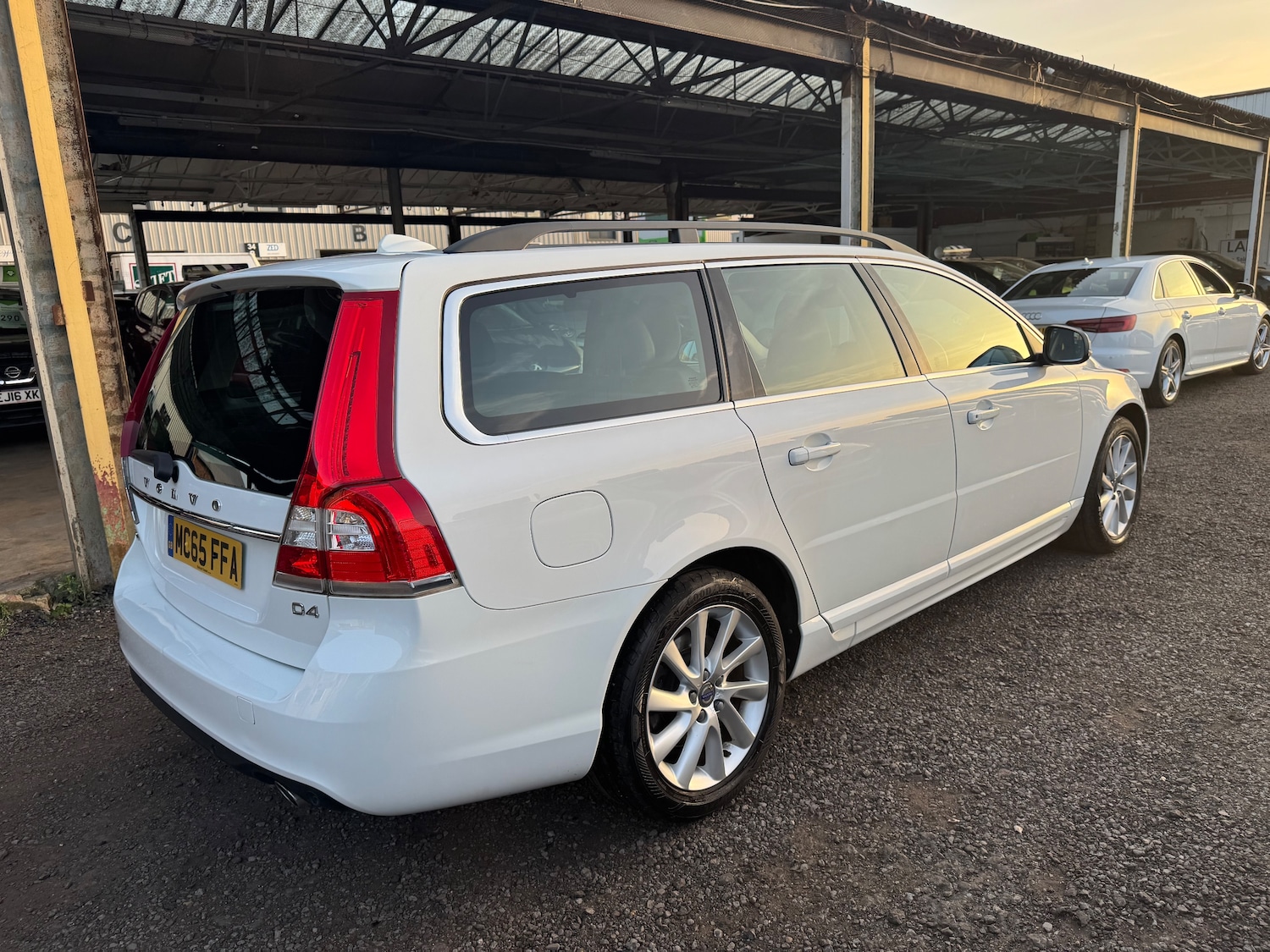 Used Volvo V70 2015 for sale - 78173070: Photo 11