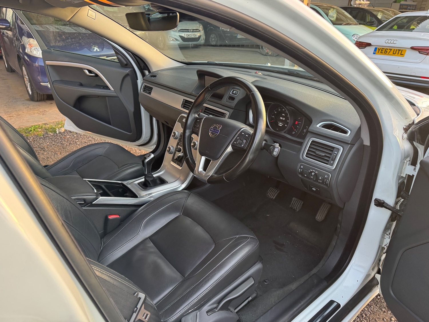 Used Volvo V70 2015 for sale - 78173070: Photo 31