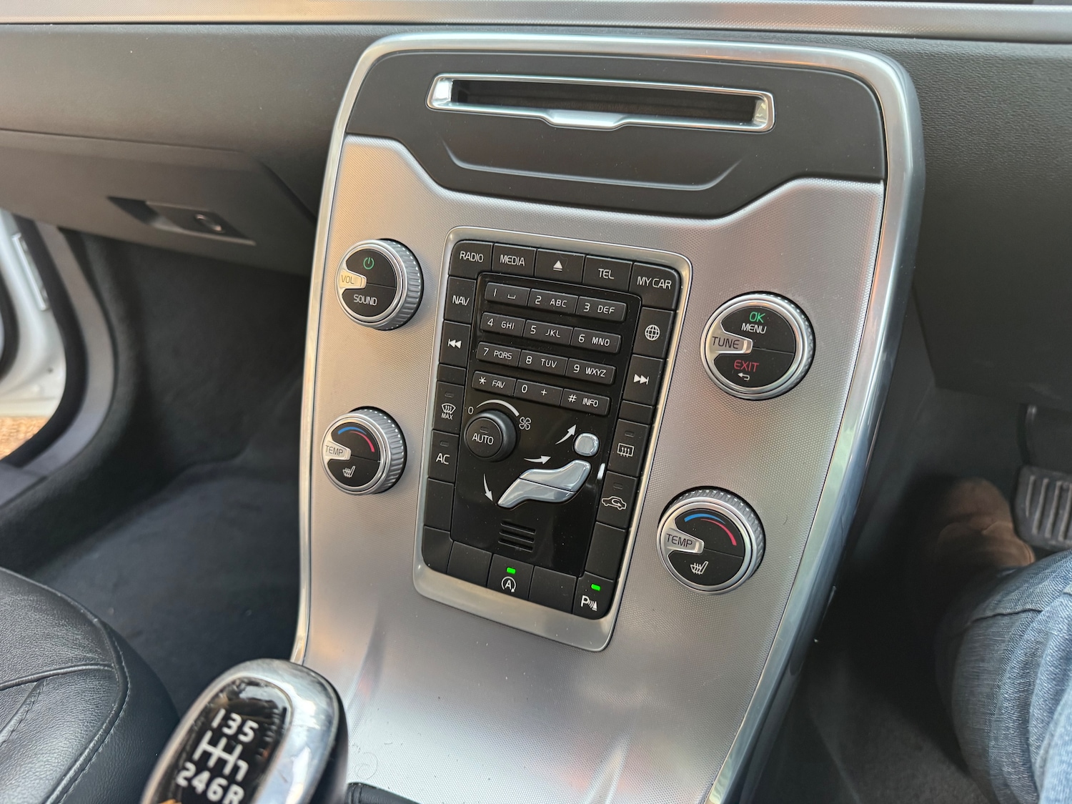 Used Volvo V70 2015 for sale - 78173070: Photo 39