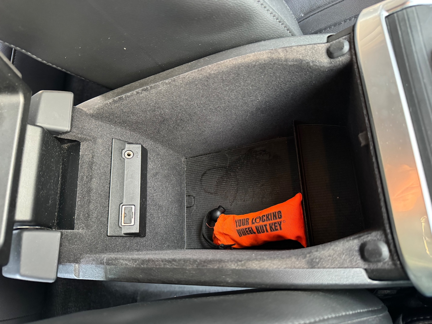 Used Volvo V70 2015 for sale - 78173070: Photo 44