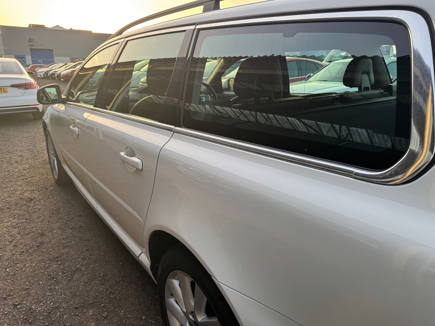 Used Volvo V70 2015 for sale - 78173070: Photo 8