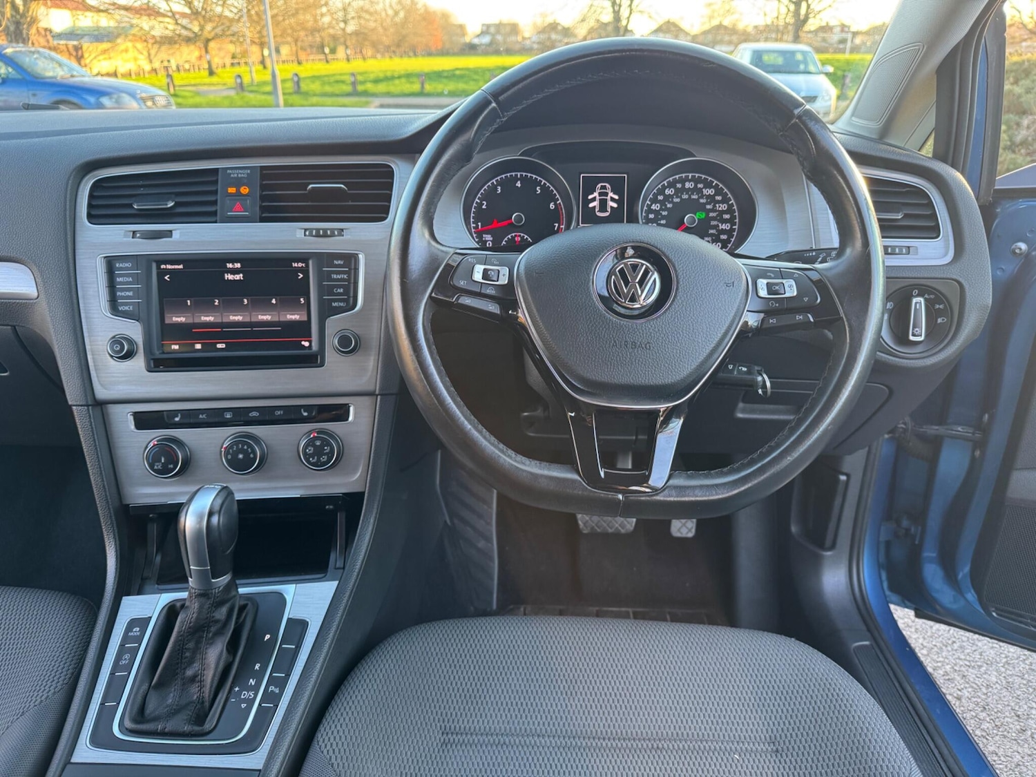 Used Volkswagen Golf for sale - 78102425: Photo 43