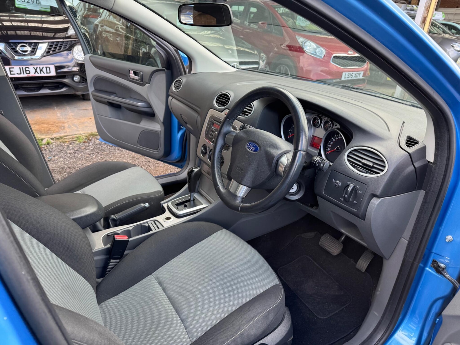 Used Ford Focus 2010 for sale - 78086346: Photo 14