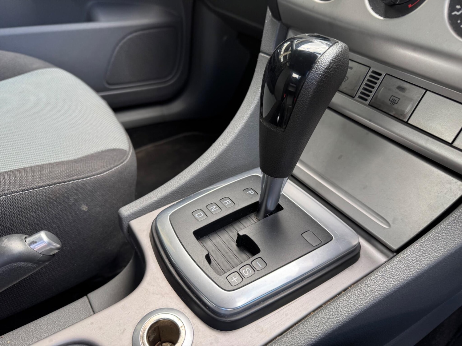 Used Ford Focus 2010 for sale - 78086346: Photo 2