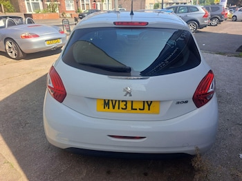 Used Peugeot 208 2013 for sale - 75601643: Photo