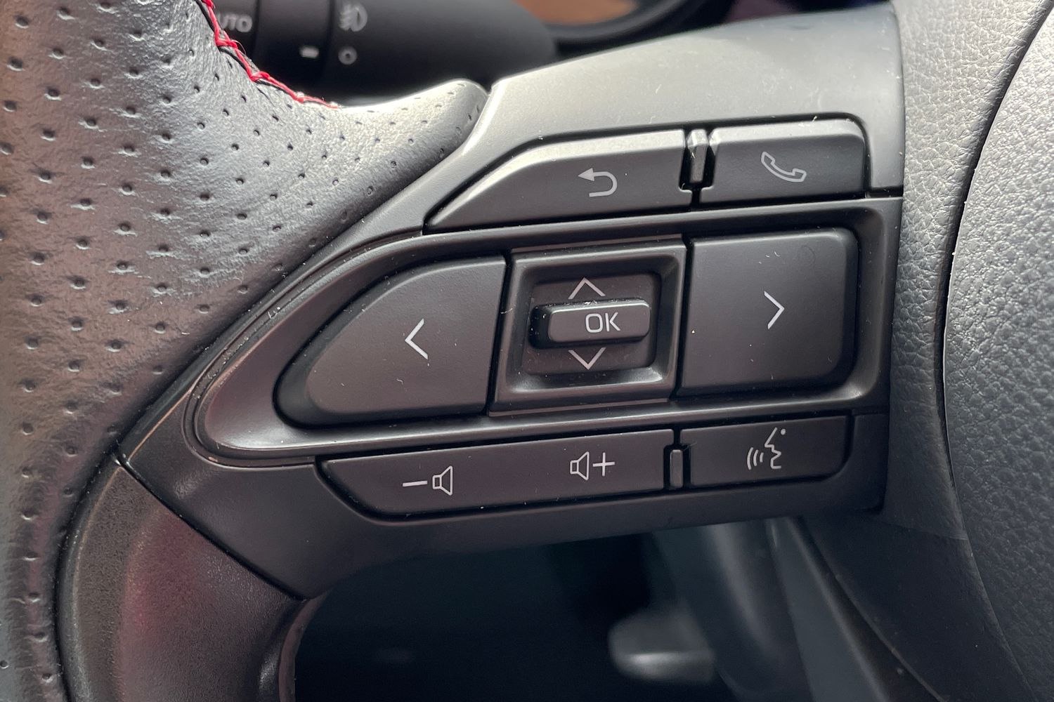 Used Toyota Yaris 2024 for sale - 76954188: Photo 19