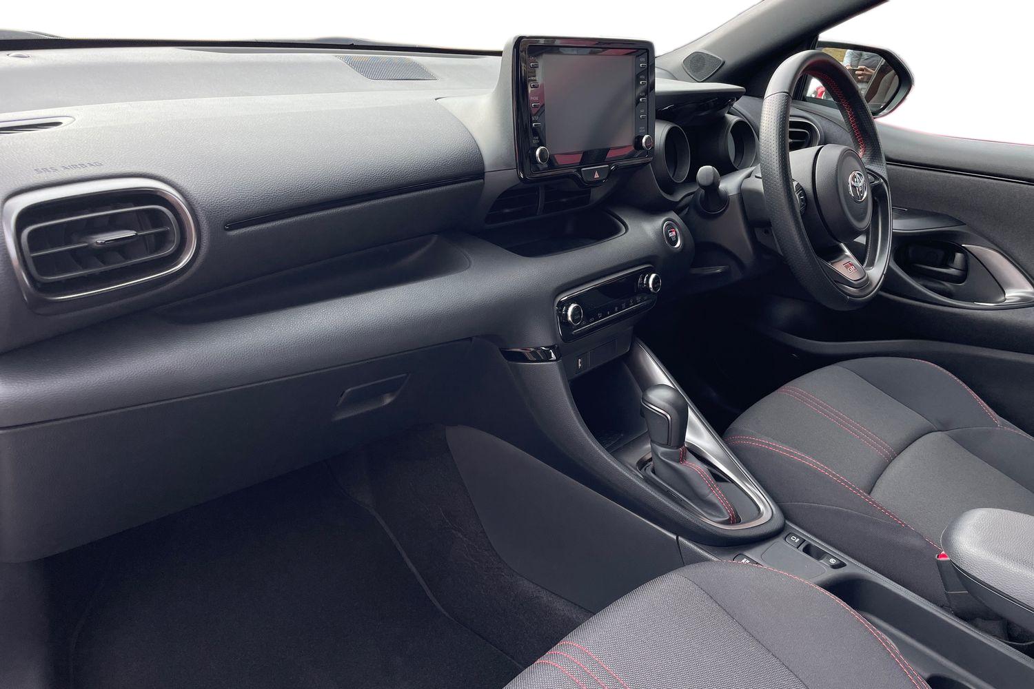 Used Toyota Yaris 2024 for sale - 76954188: Photo 2