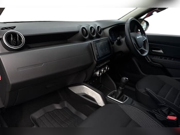 Used Dacia Duster 2023 for sale - 78247384: Photo